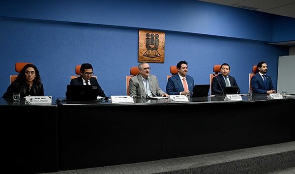 Mesa de análisis Justic-IA por fin en México, en el IIJ-UNAM